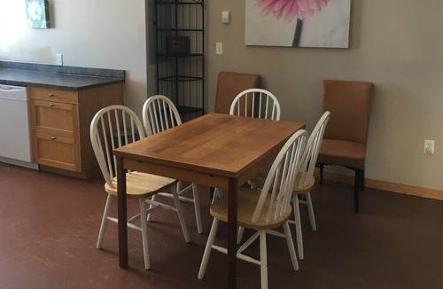 Priddis Apartment | Equestrian competitors perfect accommodation! Minutes from Spruce Meadows!