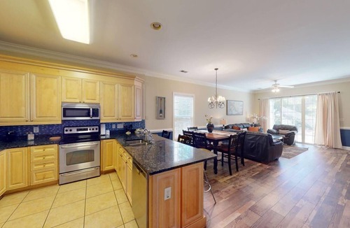 Pawleys Island Villa | Escape to Green Haven a Golfer's Delight