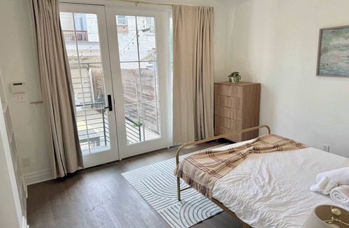 Shaw House | Essence of DC! Large family 4 bed 4 bath PKG x 2