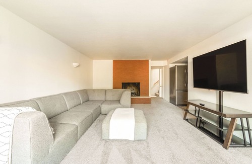 Viewpoint House | EV Charger Walk to Lake/Minutes from Marymoor/Downtown/Seattle