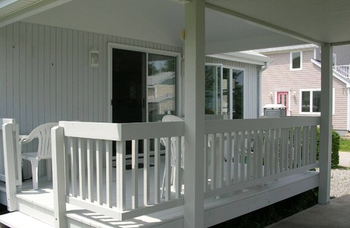 Point Judith Cottage | Excellent Summer Choice: Charming, cozy, well-located,quiet, affordable home