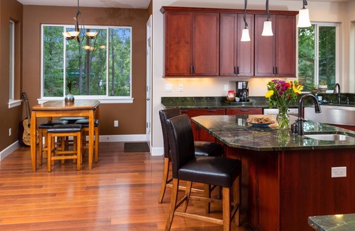 University Area House | Exceptional Accommodations for Larger Families & Groups