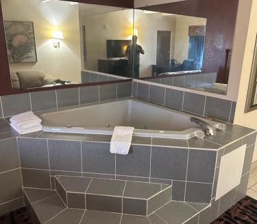 Zanesville Hotel | Executive Inn