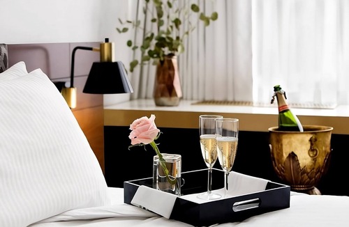 Connecticut Ave - K Street Hotel | Executive King Suite w/Balcony – Minutes from the National Mall