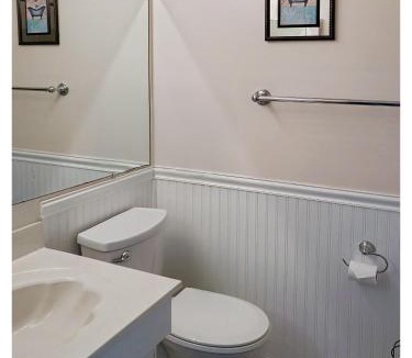 Hybla Valley House | Executive Private Room w bath near shopping