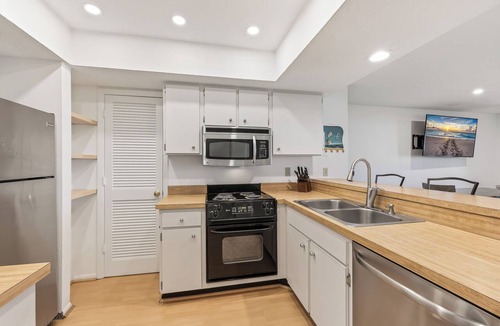 Boca Grande House | Experience beachfront luxury in this 3-bedroom, 2-bathroom townhome in Boca Grande.