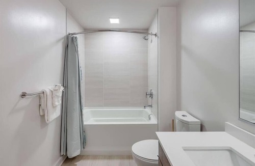 NoMa Hotel | Explore DC w/Family! near Parks & Museums | 1st Street