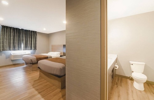 Foxboro Hotel | Explore Foxboro! 4 Units Near Patriot Place, with FREE Breakfast & Parking!
