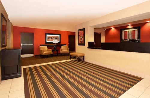 Lake Arbor Hotel | Extended Stay America Suites Washington DC Landover