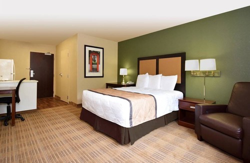 Lake Arbor Hotel | Extended Stay America Suites Washington DC Landover