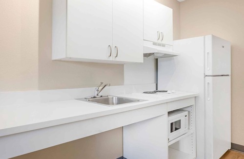 Potomac Falls Hotel | Extended Stay America Suites Washington DC Sterling