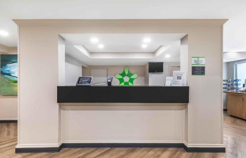 Tysons Hotel | Extended Stay America Suites - Washington, DC - Tysons Corner