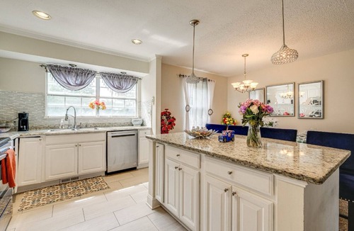 Oxon Hill-Glassmanor House | Extended stay with a big discount Near DMV & Major Highways.