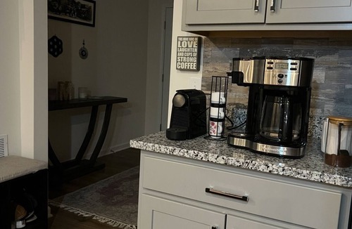 Hebron House | Extended Stay - Welcoming 5 bedroom house in Hebron