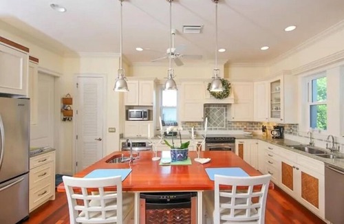 Downtown Boca Grande Historic District House | Fabulous home in the Ultimate Gasparilla Island location.