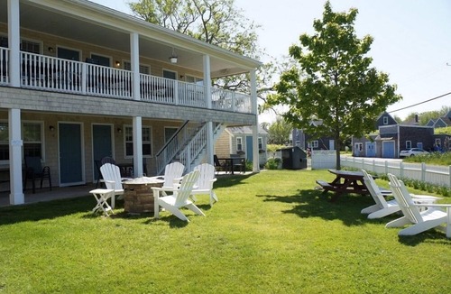 Block Island Apartment | Fabulous Studio Near Ballard's Beach