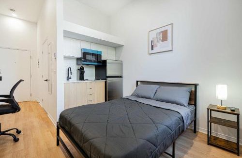 Montreal Apartment | Fabulous Studio with FREE Parking near Montreal Downtown