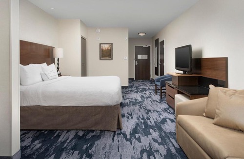 Linthicum Heights Hotel | Fairfield Inn & Suites Baltimore BWI Airport
