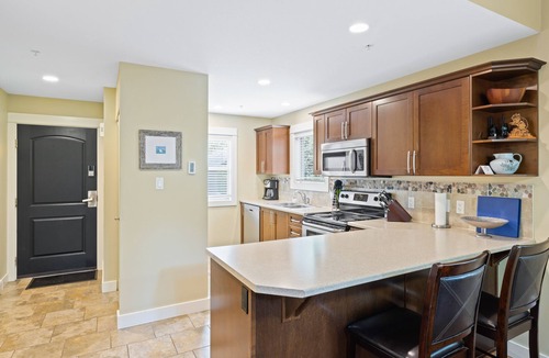 Regional District of Nanaimo Cottage | Falcon's Rest is a cosy retreat to enjoy all year! Special rates for long stay.