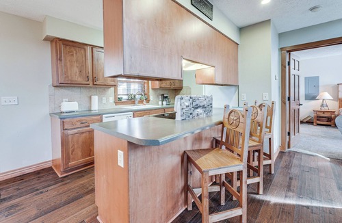 Indian Point Cottage | Families Welcome! Branson Resort-style Getaway