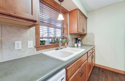 Indian Point Cottage | Families Welcome! Branson Resort-style Getaway