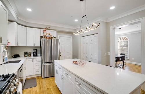 Lake Barcroft House | Family Escape near DC: King Suite 5 beds, 4 br/2.5ba, 3rd Floor Game Tables