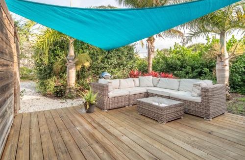 Cocoa Beach House | Family Friendly 2BR Villa in Downtown - 1 Block Walk to the Beach