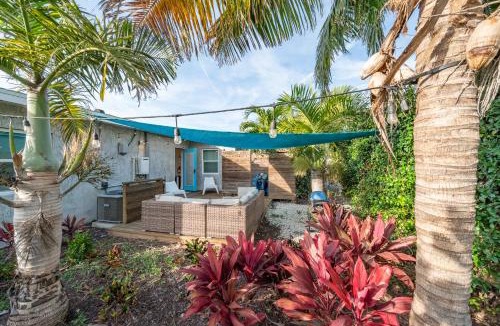 Cocoa Beach House | Family Friendly 2BR Villa in Downtown - 1 Block Walk to the Beach