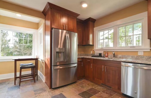 Ravenna House | Family Friendly 4 Bedroom Craftsman in Ravenna