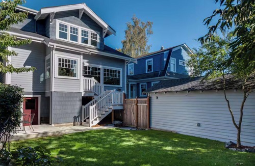 Ravenna House | Family Friendly 4 Bedroom Craftsman in Ravenna