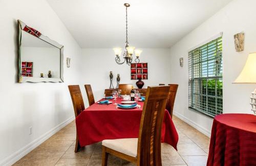 Pelican Villa | Family friendly 4BR villa with bikes & heated pool! Villa Rita's Dream - SWFL Rentals