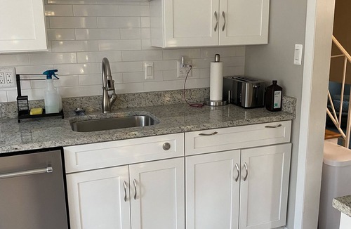 Seminary Hill House | Family friendly home, sleeps 8, close to DC attractions. New kitchen.