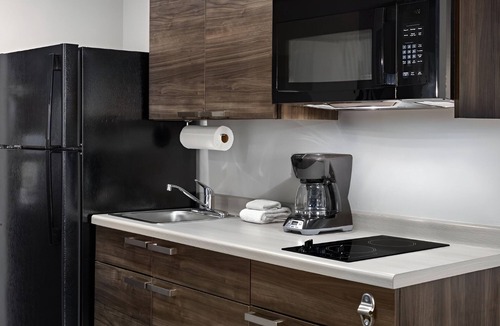 Westgate Hotel | Family-Friendly Room Near Lejeune Memorial Gardens and Jacksonville Mall