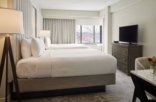 Capitol Hill Hotel | Family Friendly Suite w/Kitchen & Dining! 3 Units Near Landmarks & Museums!