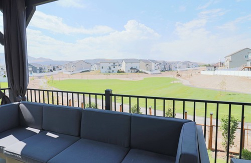 Utah County House | Family Friendly Private Deck & Fire Pit Pool Table Gym EV Grill Sleeps 8