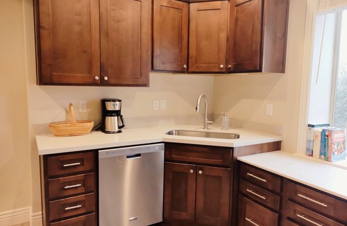 Pleasant Grove House | Family friendly home close to ski resorts, mountains, lakes, BYU, and UVU
