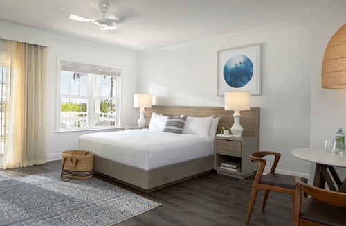 Key West Hotel | Family Fun in Key West with 4 Pools & Free Shuttle! Close to Southernmost Point!