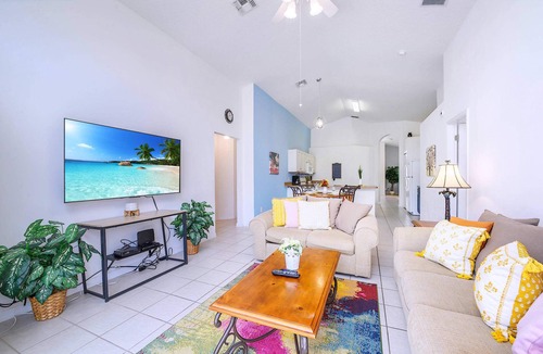 Solana House | Family Resort Home w Pool, BBQ & Game Room
