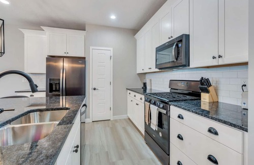 Lehi Villa | Family Retreat in Thanksgiving Point PetFriendly