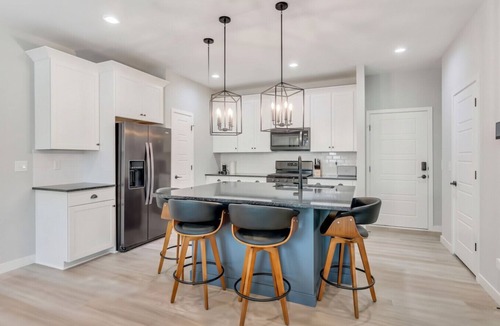 Lehi Villa | Family Retreat in Thanksgiving Point PetFriendly