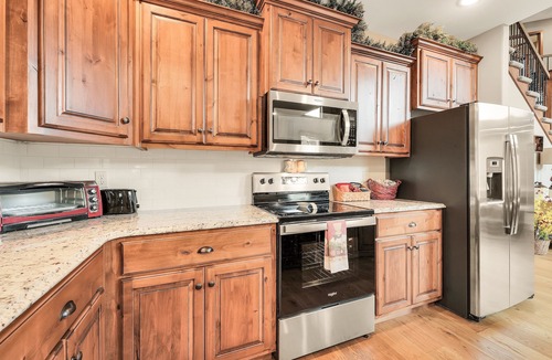 Hollister House | Family Style 6 Bedroom Home, 2 Pools, New Patio Furniture! Clean & Relaxing!