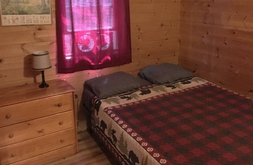 Bingham House | Fantastic 4 Season Cabin across from the Kennebec River