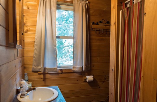 Bingham House | Fantastic 4 Season Cabin across from the Kennebec River