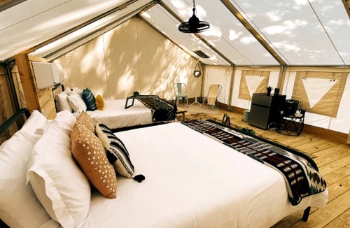 Osprey RV Rental | Fantastic Tented Cabin with Fire Pit in Sarasota, Florida
