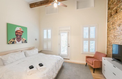 Near Northeast House | Federal Rowhouse - Union Station