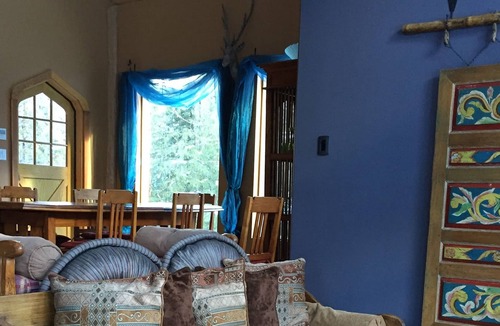 Fernie Ski Chalet | Ferniehouse - Ski in Chalet, Luxurious, Large decks, 80 Jet Hot-tub,