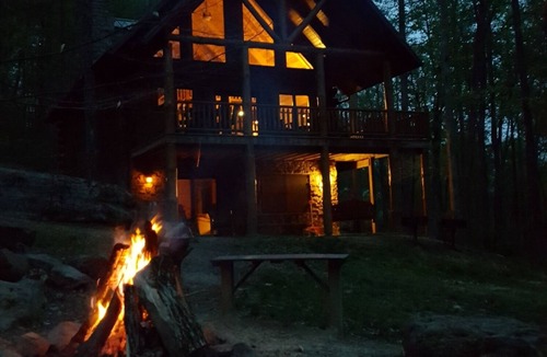 Warsaw Cabin | Find peace, tranquility and nature—secluded cabin on 42 acres with fishing pond