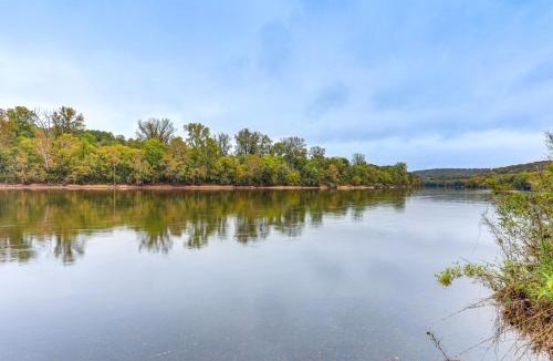 Boswell House | Fire Pit, Screened Deck: Riverfront Ozarks Cabin!