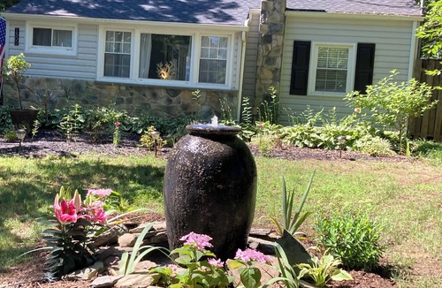 Cape Saint Claire Cottage | Firefly Cottage at the Cape, Hot Tub, Community beach, Boat Show, USNA games.