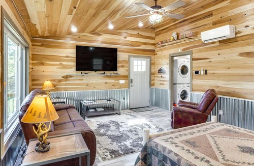 Baxter Apartment | Fish & Hike: Studio on Cane Creek